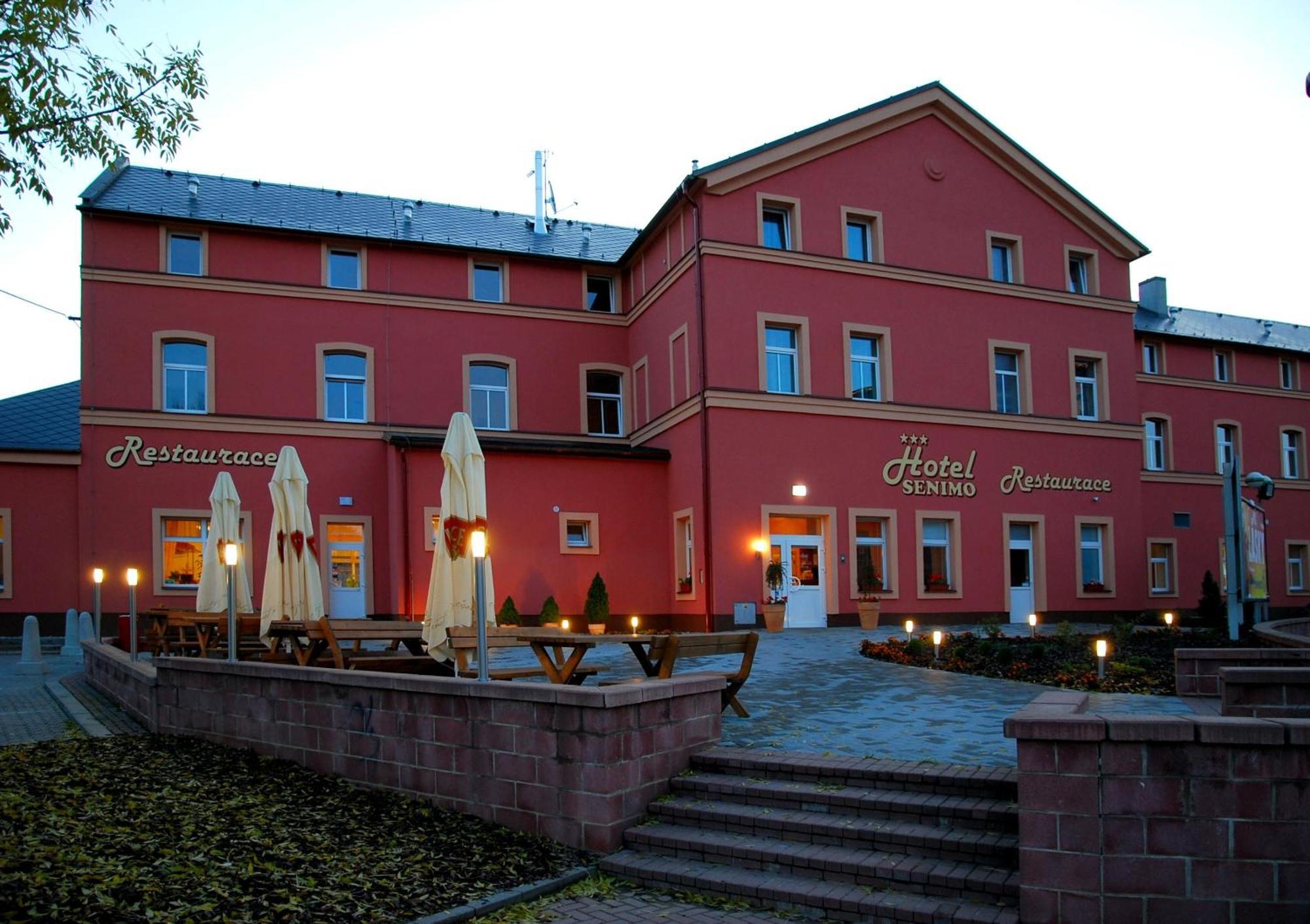 Hotel Senimo Olomouc Exterior foto