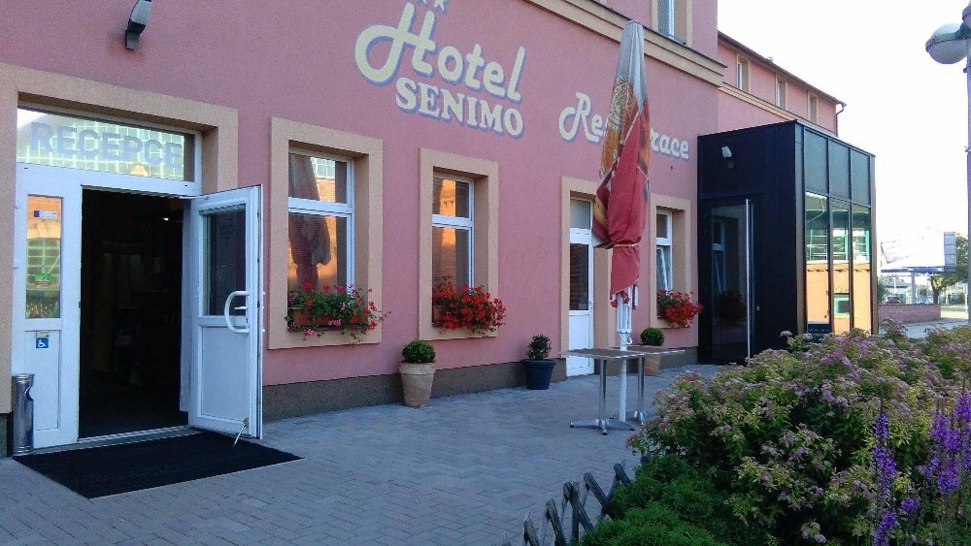 Hotel Senimo Olomouc Exterior foto